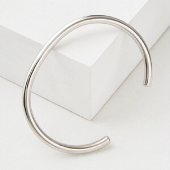 AEO Silver Cuff Bracelet - Picture 1 of 1